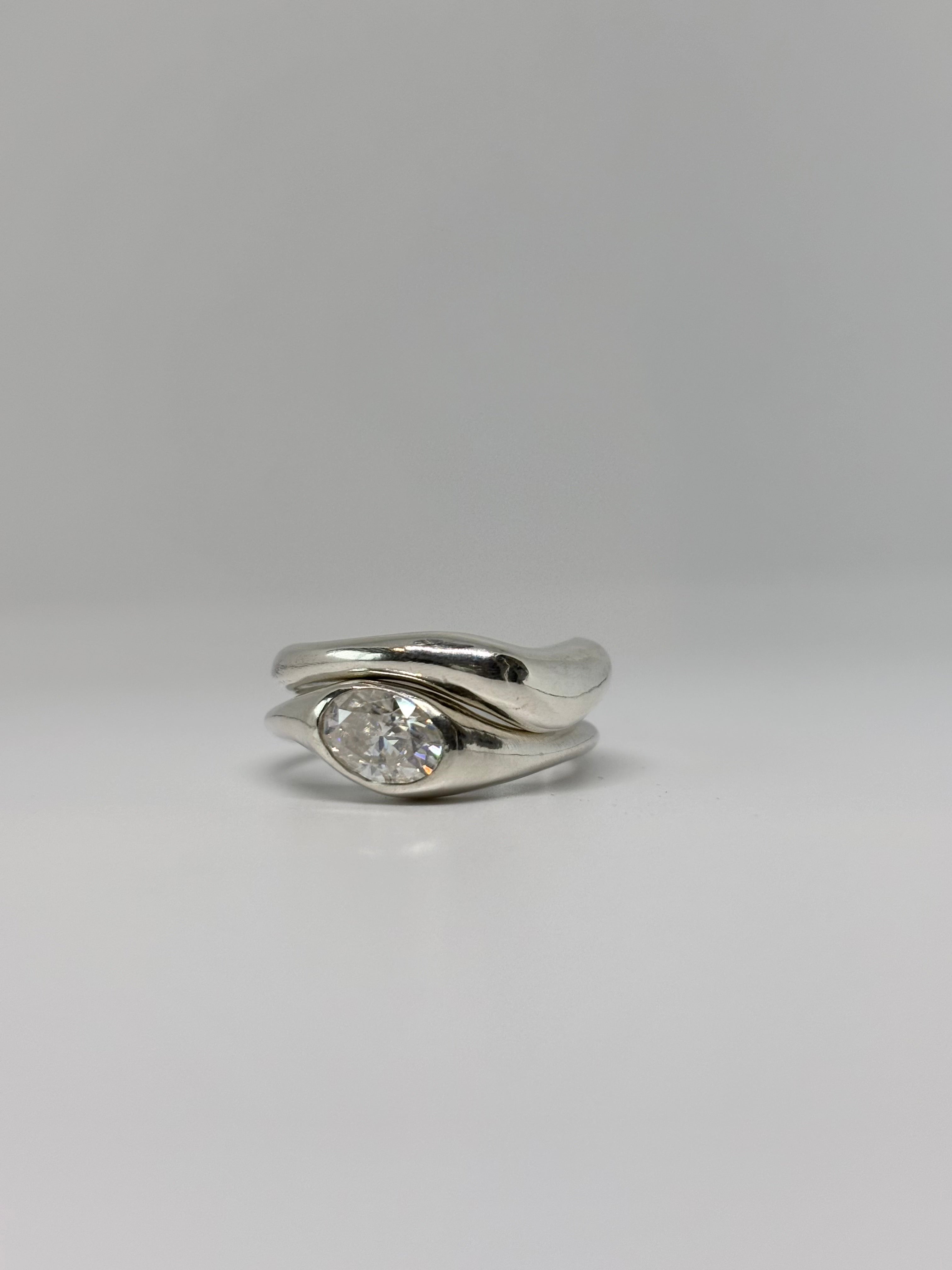 Elara ring