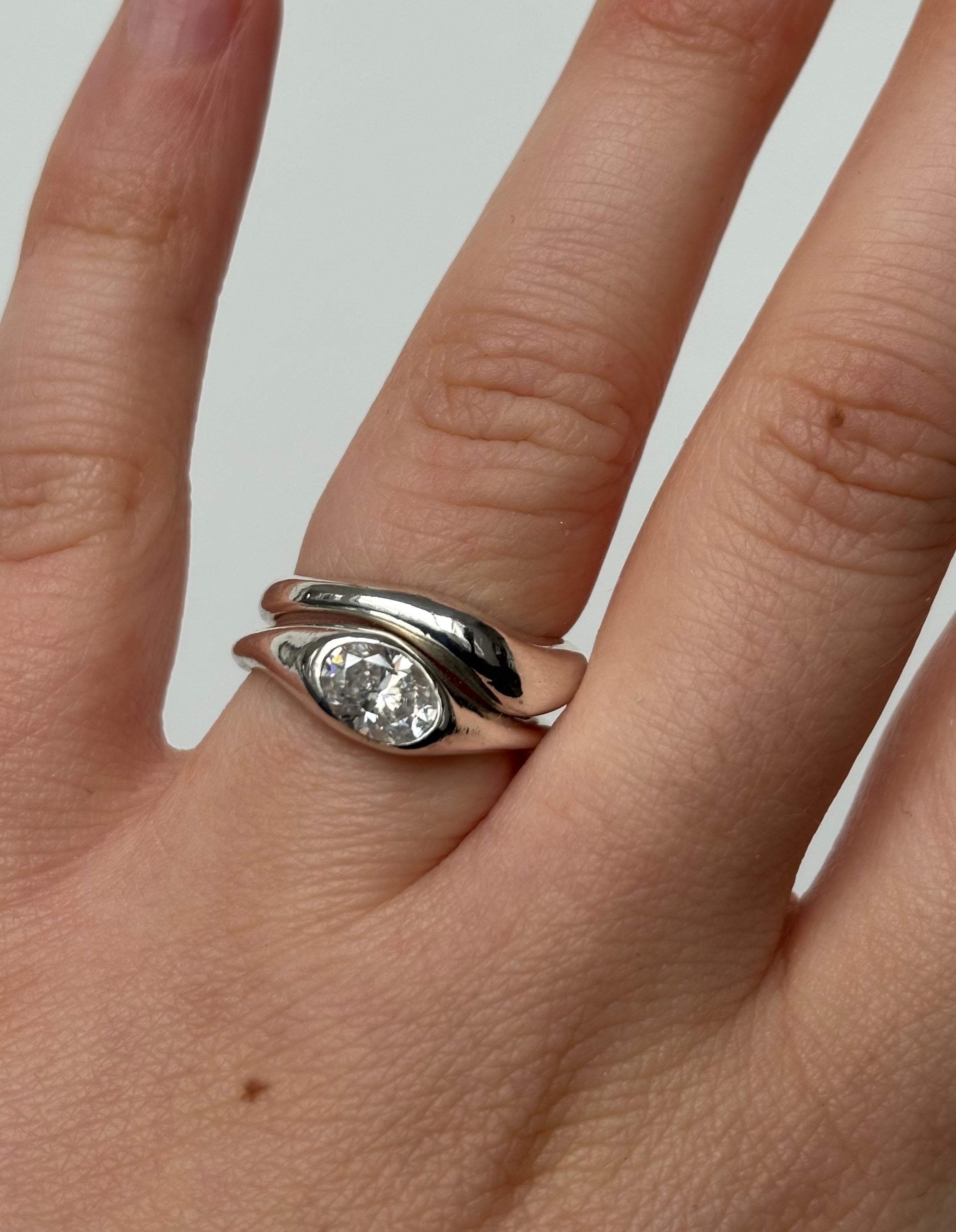 Elara ring
